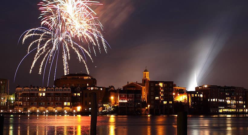 Portsmouth NH Fireworks by Stewart Melletine