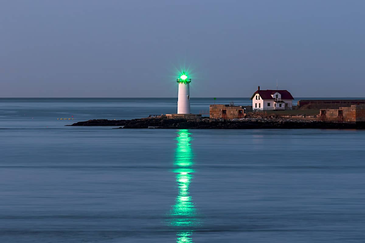 © Photo Portsmouth Harbor Light at Twilight