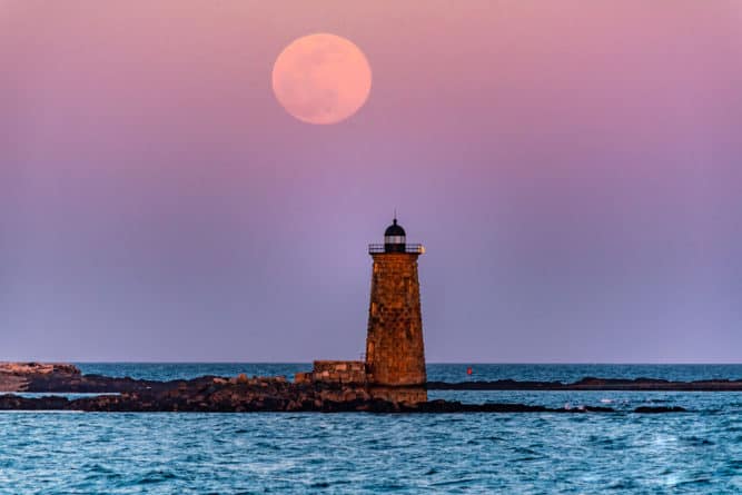 © Photo: Cold Worm Moon, Whaleback Light | PortsmouthNH.com