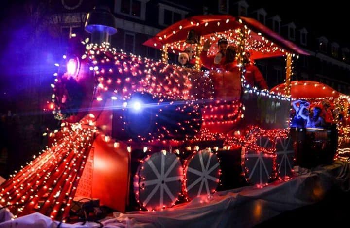 Fairs & Festivals, Featured, Holiday: Portsmouth Holiday Parade & Tree