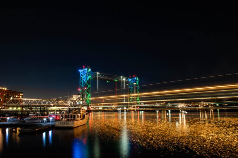 memorial bridge night