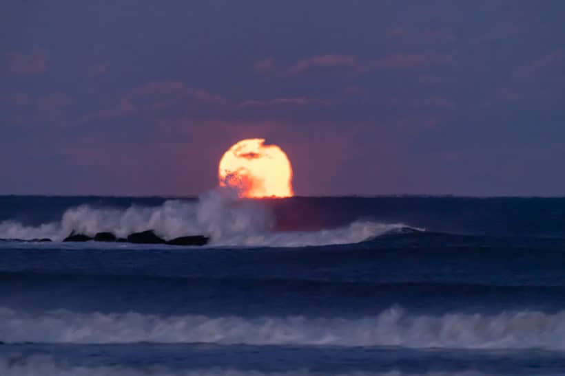 moon waves hampton nh
