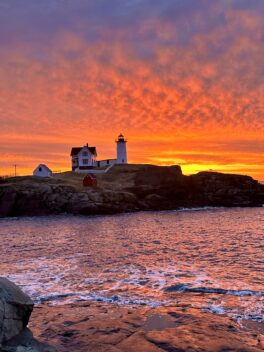 nubble lighthouse sunrise york