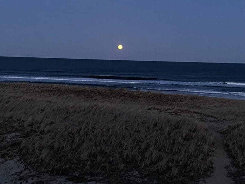 seabrook beach moonrise nh