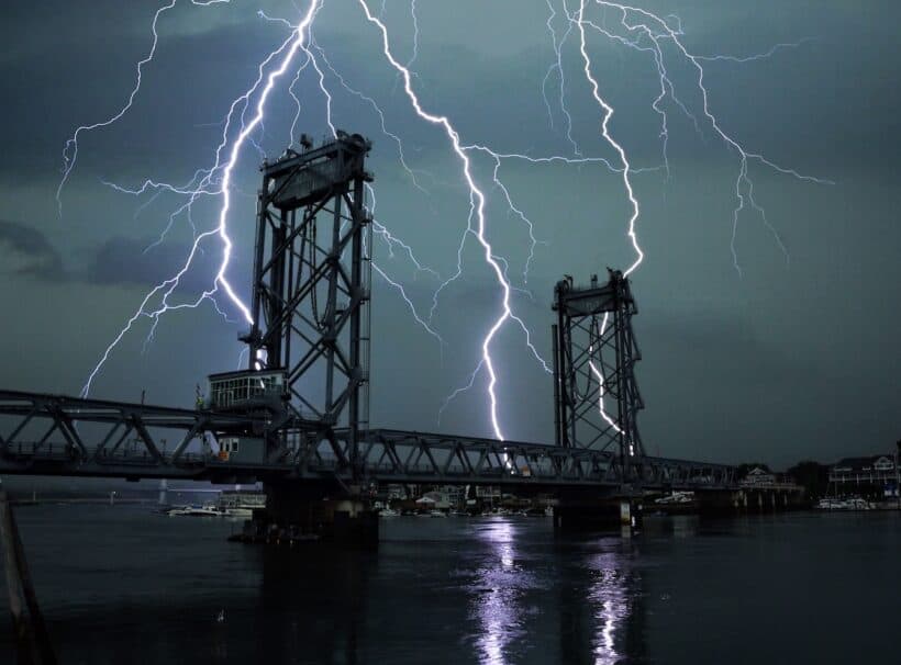 memorial bridge lightning portsmouth