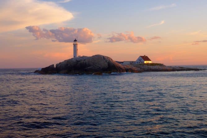 white island light